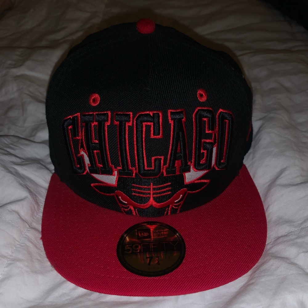 Men’s 7 3/4 Bulls hat!